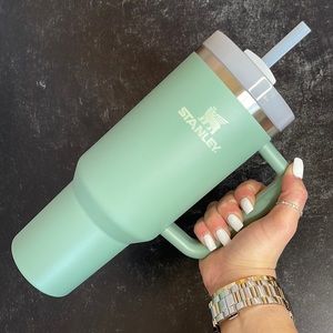 Stanley RARE 40oz Quencher H2.0 Flowstate Tumbler